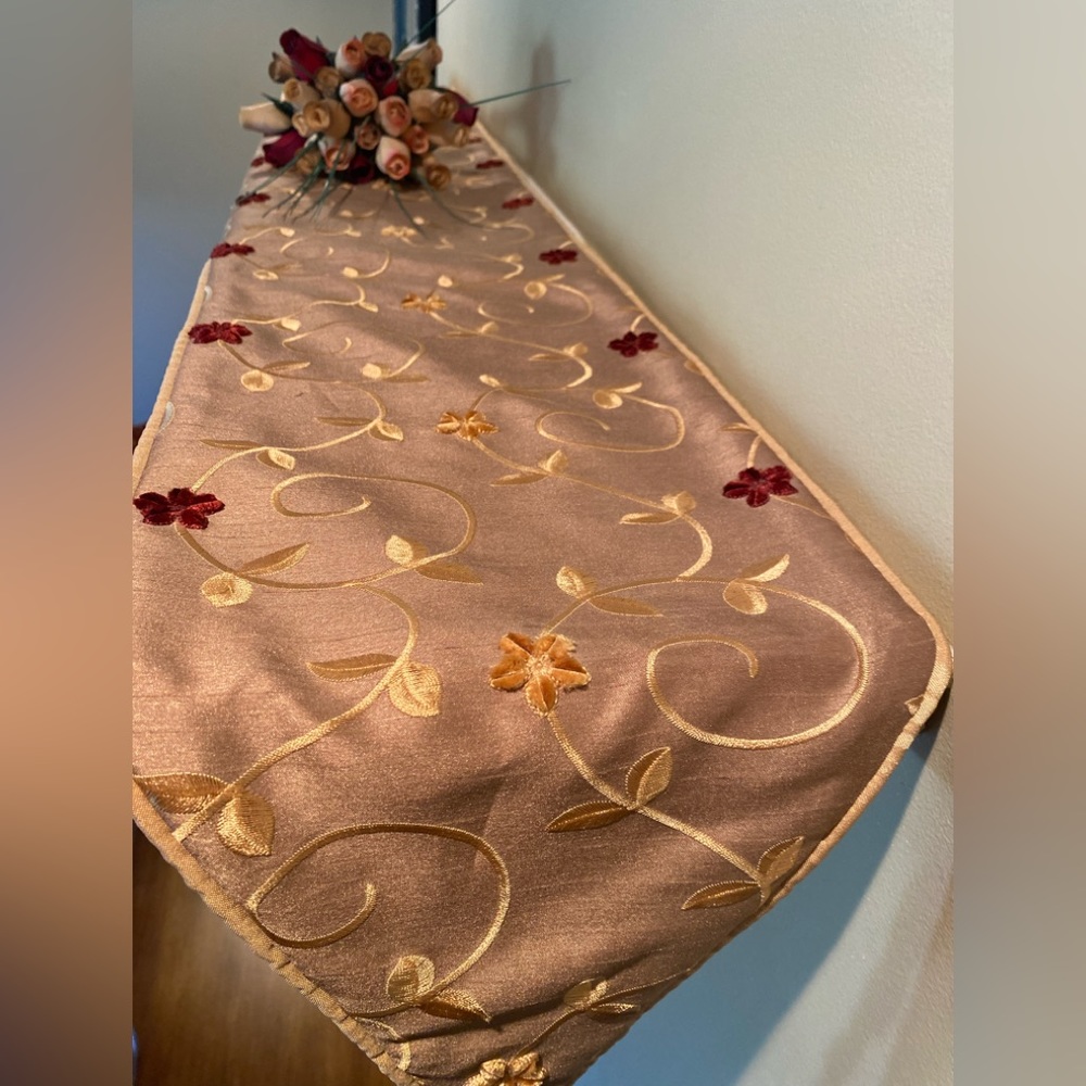 Shelf scarf
